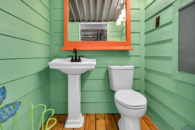 172 PR 7219, Jefferson, TX 75657