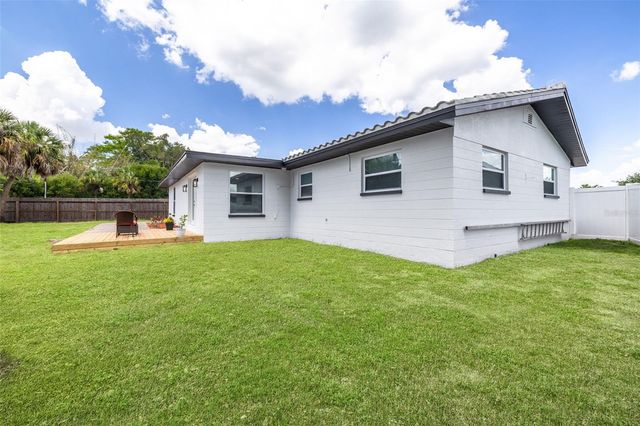 5576 WILLIAMSDALE COURT, Seminole, FL 33772