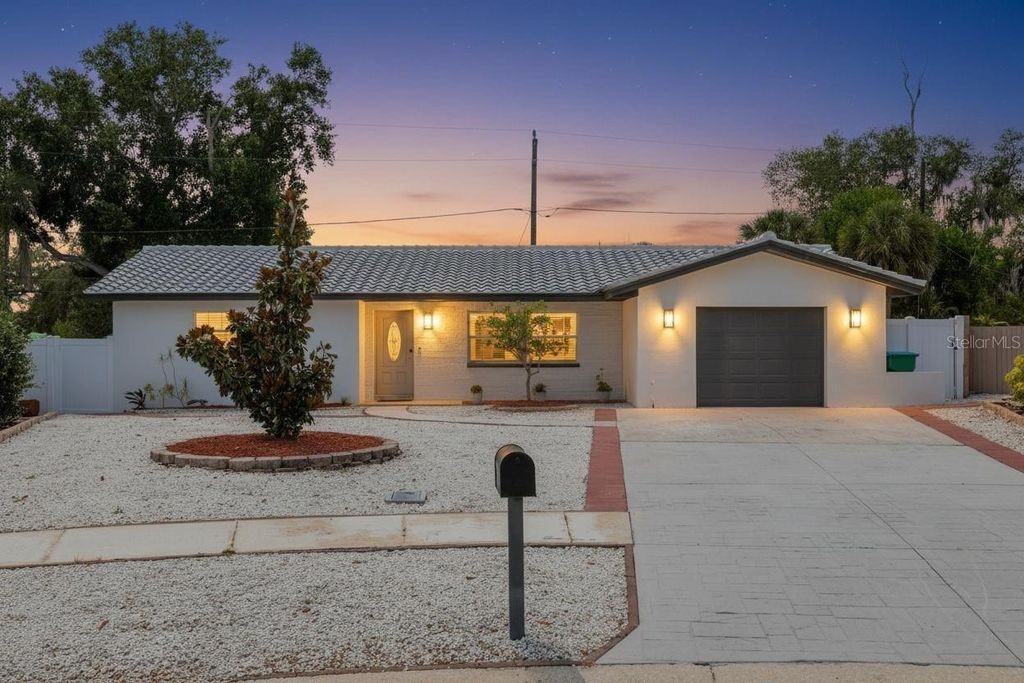 5576 WILLIAMSDALE COURT, Seminole, FL 33772