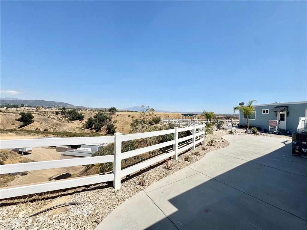 Image 12 of property listing at 1134 Villa Calimesa 16, Calimesa, CA 92320