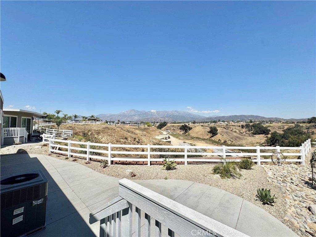 Image 14 of property listing at 1134 Villa Calimesa 16, Calimesa, CA 92320