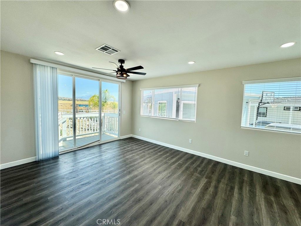 Image 2 of property listing at 1134 Villa Calimesa 16, Calimesa, CA 92320