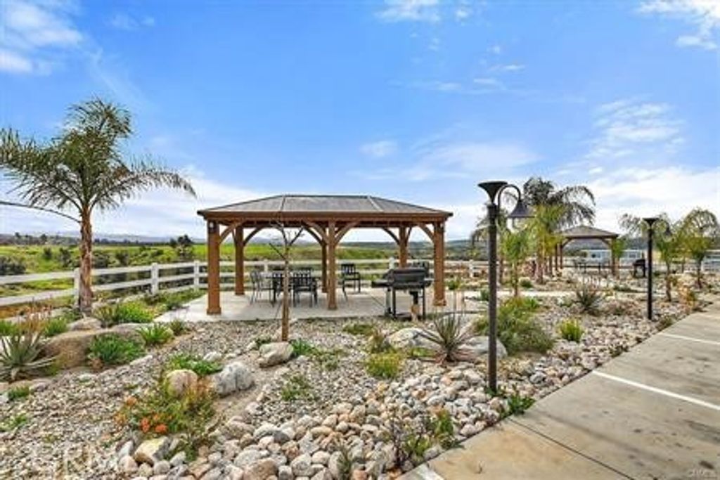 Image 22 of property listing at 1134 Villa Calimesa 16, Calimesa, CA 92320