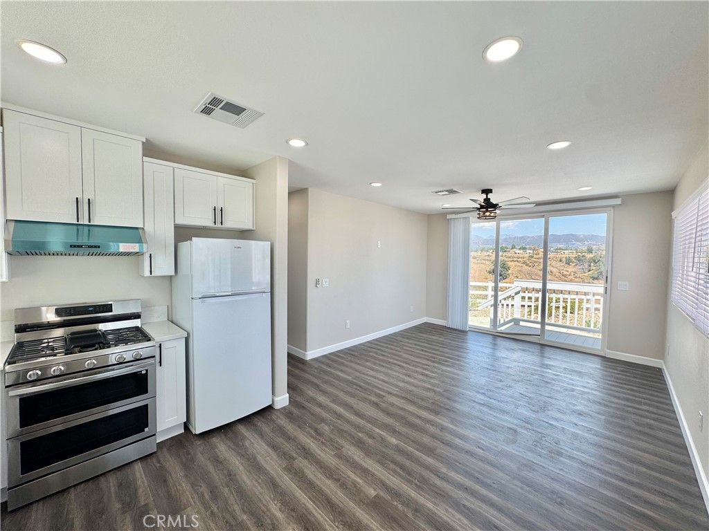 Image 5 of property listing at 1134 Villa Calimesa 16, Calimesa, CA 92320