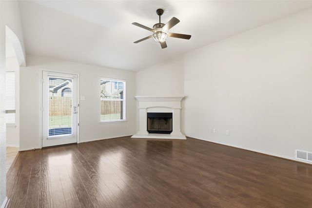 901 Sycamore Street, Burleson, TX 76028