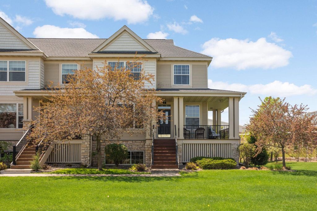4323 Victor Path 1, Hugo, MN 55038