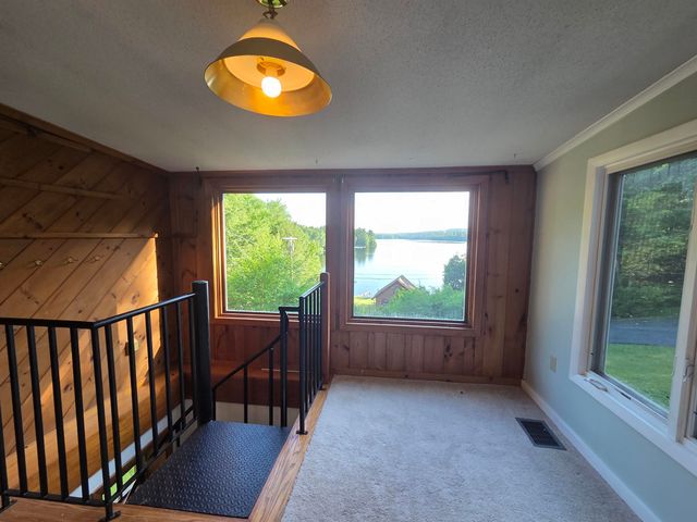 194 Algonquin Road, Enfield, NH 03748