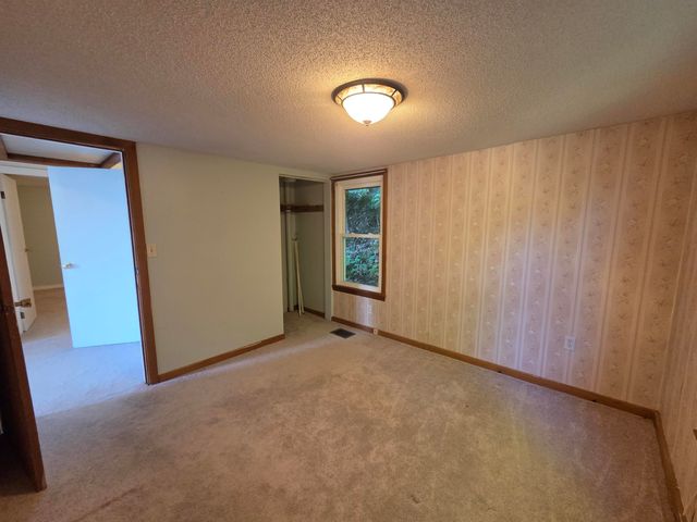 194 Algonquin Road, Enfield, NH 03748