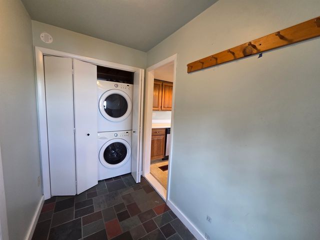 194 Algonquin Road, Enfield, NH 03748