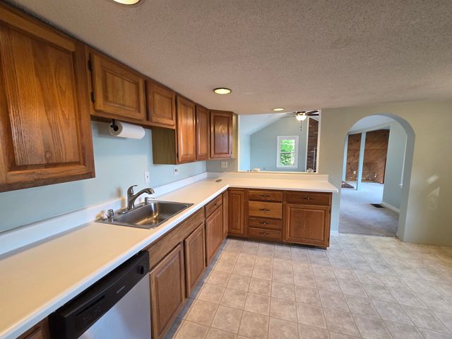 194 Algonquin Road, Enfield, NH 03748