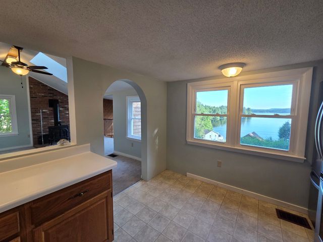 194 Algonquin Road, Enfield, NH 03748