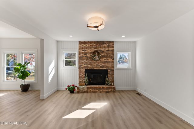 5936 grove Drive, Knoxville, TN 37918