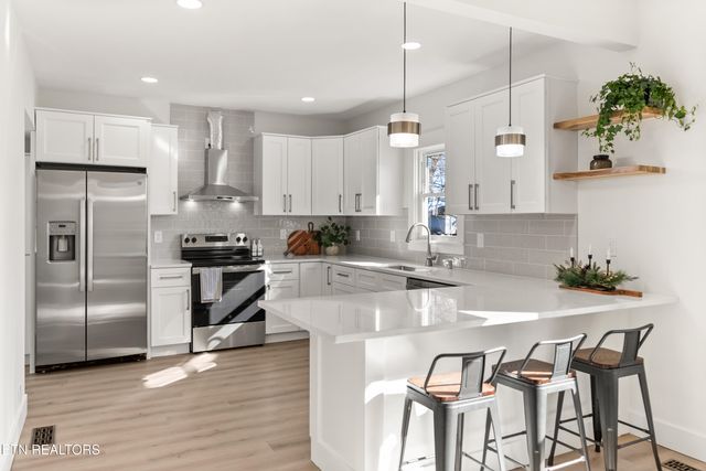 5936 grove Drive, Knoxville, TN 37918