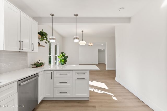 5936 grove Drive, Knoxville, TN 37918