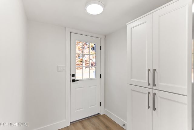 5936 grove Drive, Knoxville, TN 37918