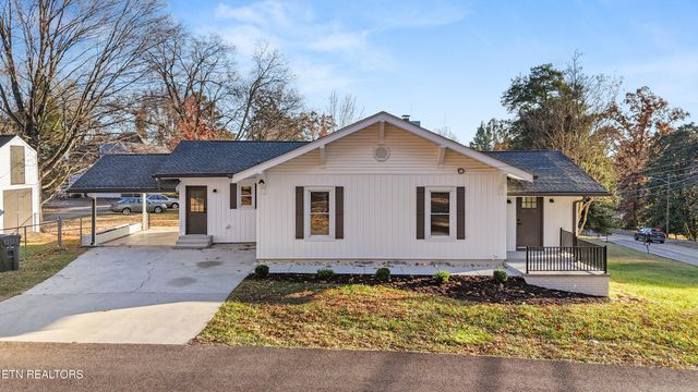 5936 grove Drive, Knoxville, TN 37918