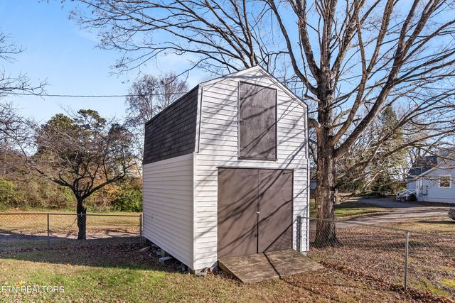 5936 grove Drive, Knoxville, TN 37918