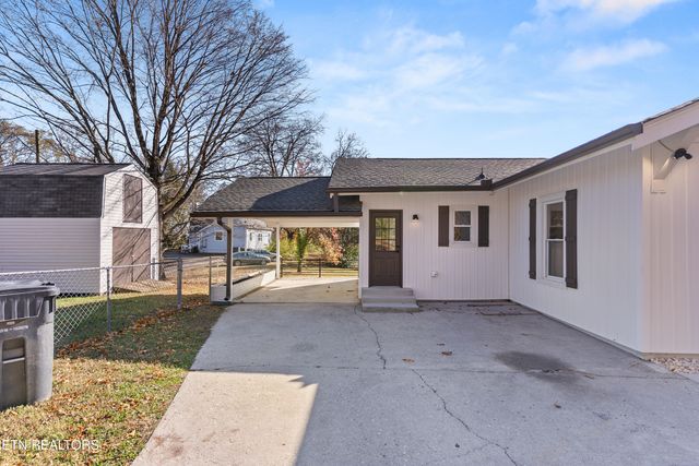 5936 grove Drive, Knoxville, TN 37918