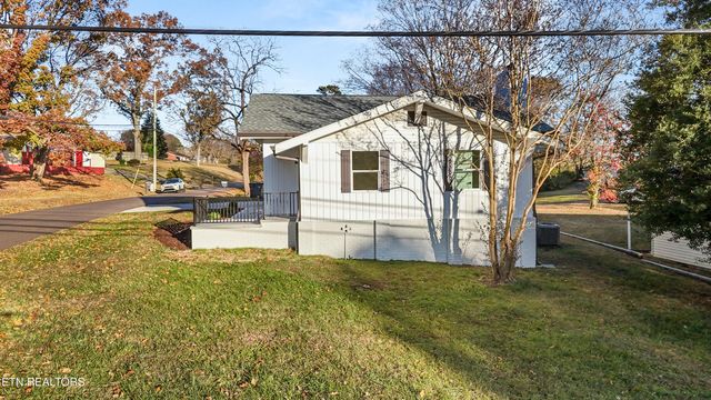 5936 grove Drive, Knoxville, TN 37918