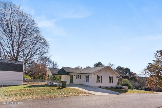 5936 grove Drive, Knoxville, TN 37918