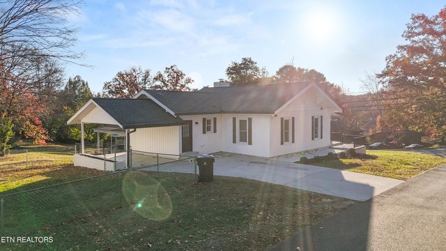 5936 grove Drive, Knoxville, TN 37918