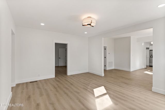 5936 grove Drive, Knoxville, TN 37918