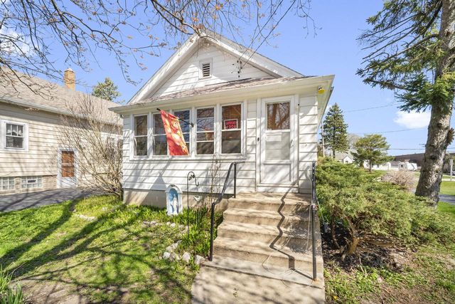 2923 College AVENUE, Milwaukee, WI 53221