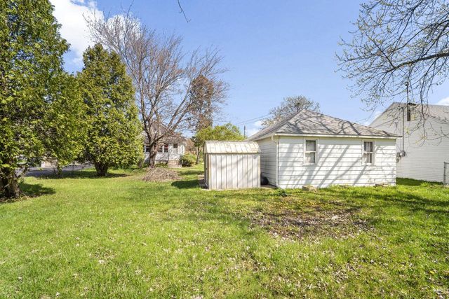2923 College AVENUE, Milwaukee, WI 53221