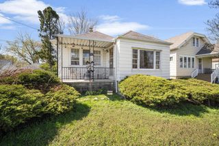 2923 College AVENUE, Milwaukee, WI 53221