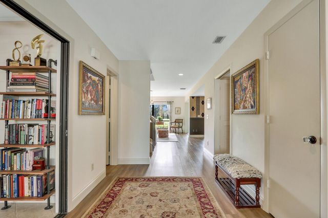 5661 SE Foxcross Place, Stuart, FL 34997