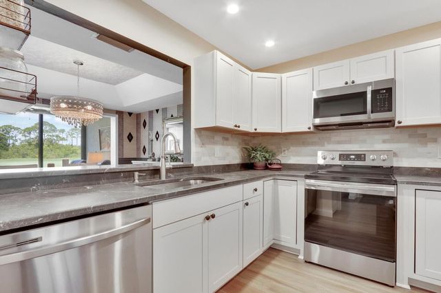 5661 SE Foxcross Place, Stuart, FL 34997