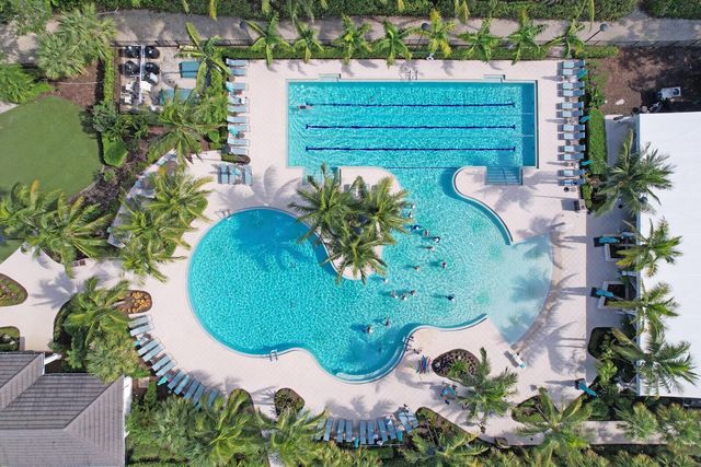 5661 SE Foxcross Place, Stuart, FL 34997