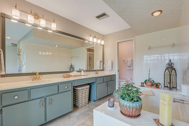 5661 SE Foxcross Place, Stuart, FL 34997