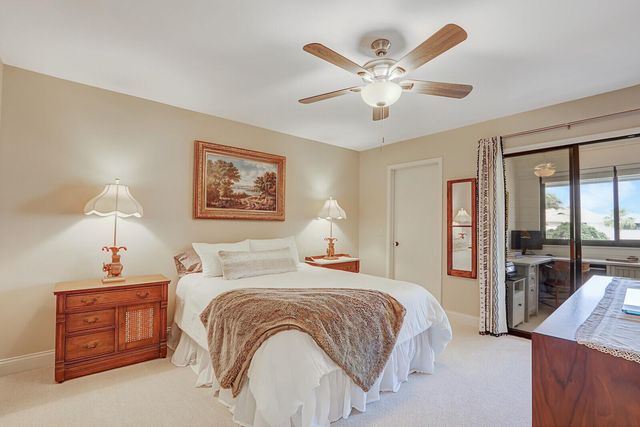 5661 SE Foxcross Place, Stuart, FL 34997