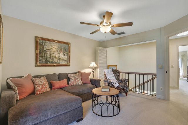 5661 SE Foxcross Place, Stuart, FL 34997