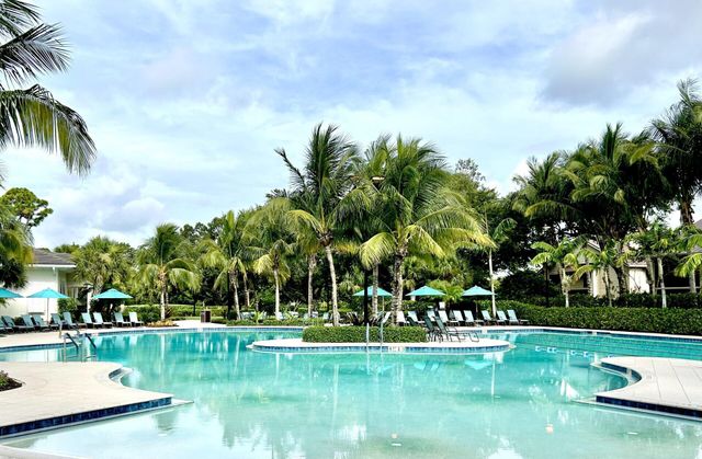 5661 SE Foxcross Place, Stuart, FL 34997