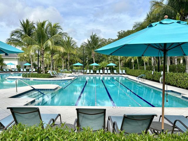 5661 SE Foxcross Place, Stuart, FL 34997