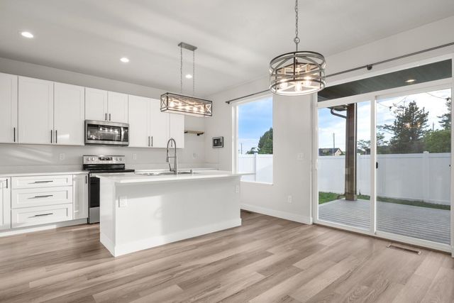 1833 W Windflower Ct, Spokane, WA 99208