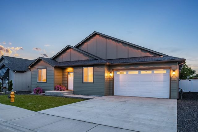 1833 W Windflower Ct, Spokane, WA 99208