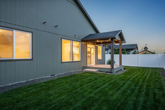 1833 W Windflower Ct, Spokane, WA 99208