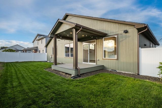 1833 W Windflower Ct, Spokane, WA 99208