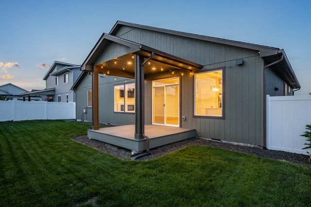 1833 W Windflower Ct, Spokane, WA 99208