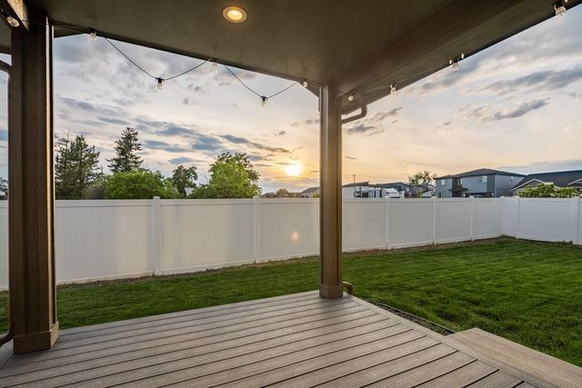 1833 W Windflower Ct, Spokane, WA 99208