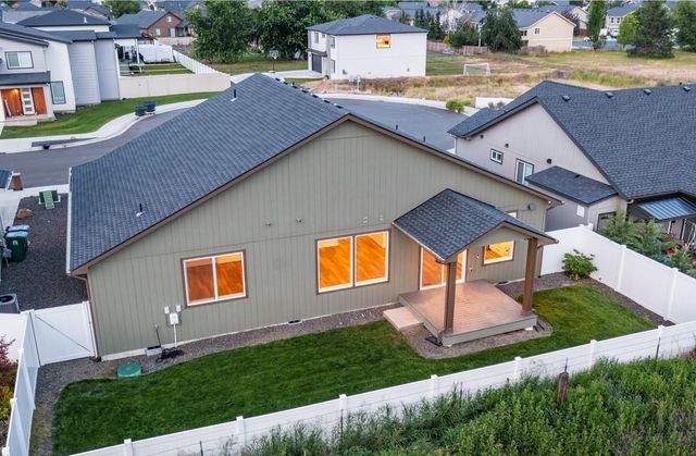 1833 W Windflower Ct, Spokane, WA 99208