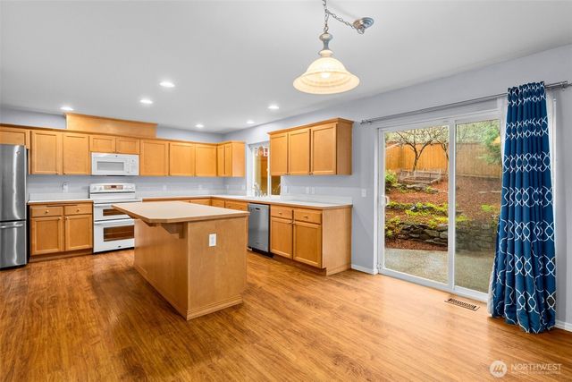 3901 Cooper Crest Drive NW, Olympia, WA 98502