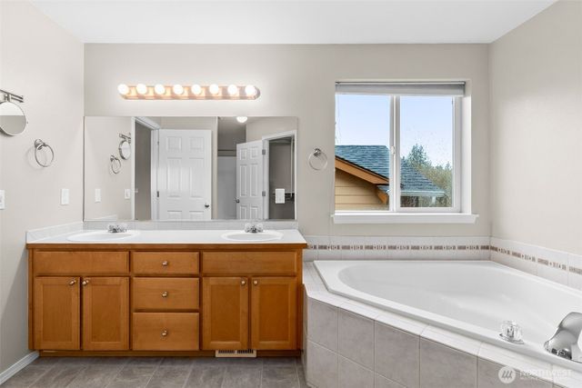 3901 Cooper Crest Drive NW, Olympia, WA 98502