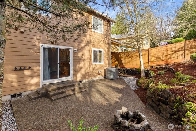 3901 Cooper Crest Drive NW, Olympia, WA 98502