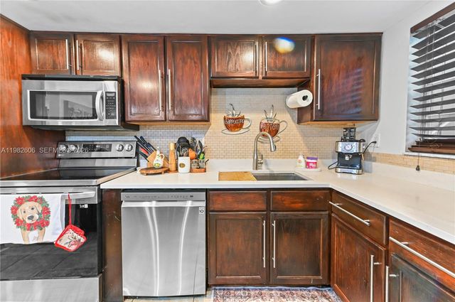 2761 Taft St 110, Hollywood, FL 33020