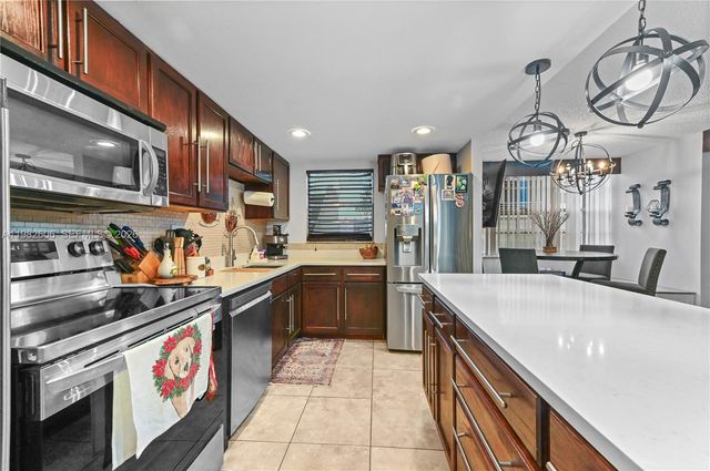 2761 Taft St 110, Hollywood, FL 33020