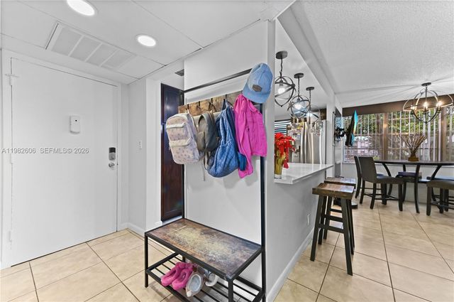 2761 Taft St 110, Hollywood, FL 33020